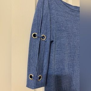 Stylish link-sleeve blouse. Blue. Womens medium